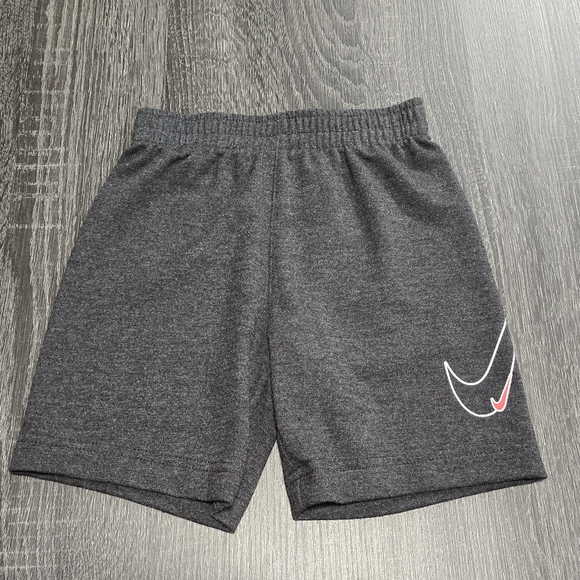 Nike Toddler Boys 4T T-Shirt & Shorts Set - Picture 4 of 7